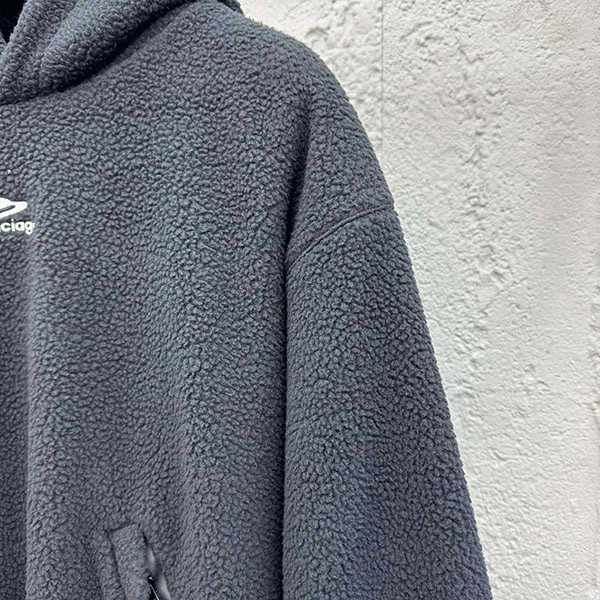 【バレンシアガ コピー】Ski Nylon Outerwear Hoodie ナイロン フーディ 810113TQ